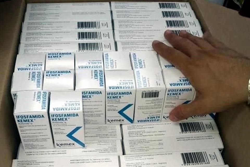 Tras aceptar la falta de fármacos oncológicos, el IMSS-Bienestar decidió adjudicar de urgencia la compra a laboratorios como Pisa y Pfizer.