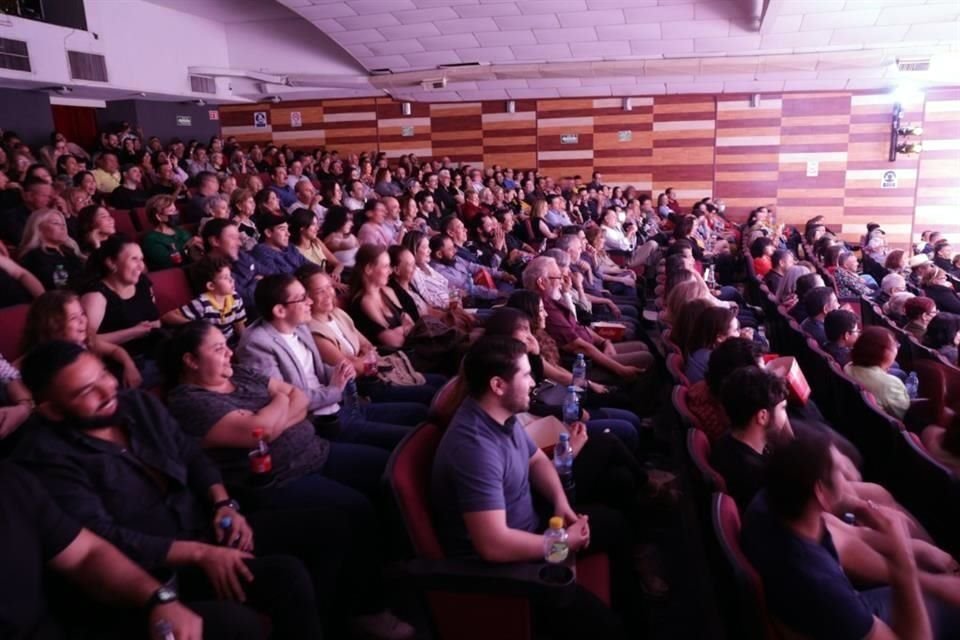 Los actores esperan que el público acuda a sus funciones los jueves a las 20:30 horas.