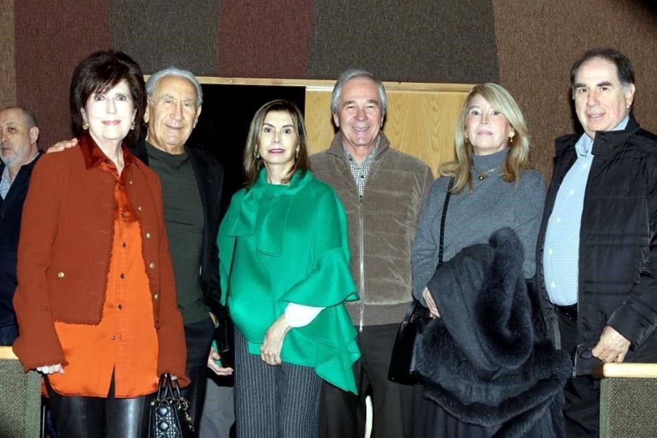 Mela Cavazos de Assad, Eduardo Assad, Glenna de Treviño, César Treviño, María de Garza y Jorge Garza