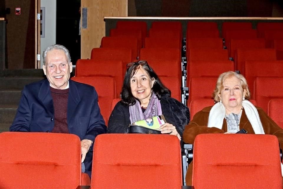 Eugenio Elizondo, Diana Rodríguez y Josefina Rodríguez