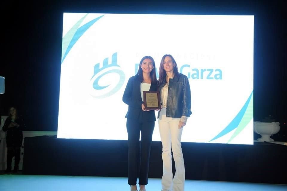 Paula Alejandra Gómez Palomo y Yolanda Garza Santos