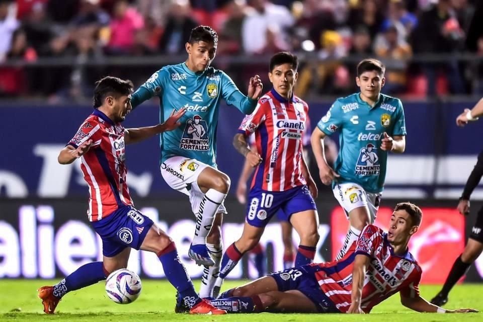 Fue un partido entretenido con muchas llegadas de ambos equipos.