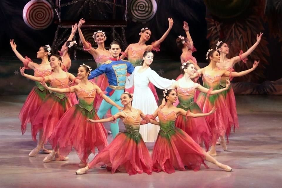 El Ballet de Monterrey ya está listo para el comienzo de su temporada invernal con 'El Cascanueces'.