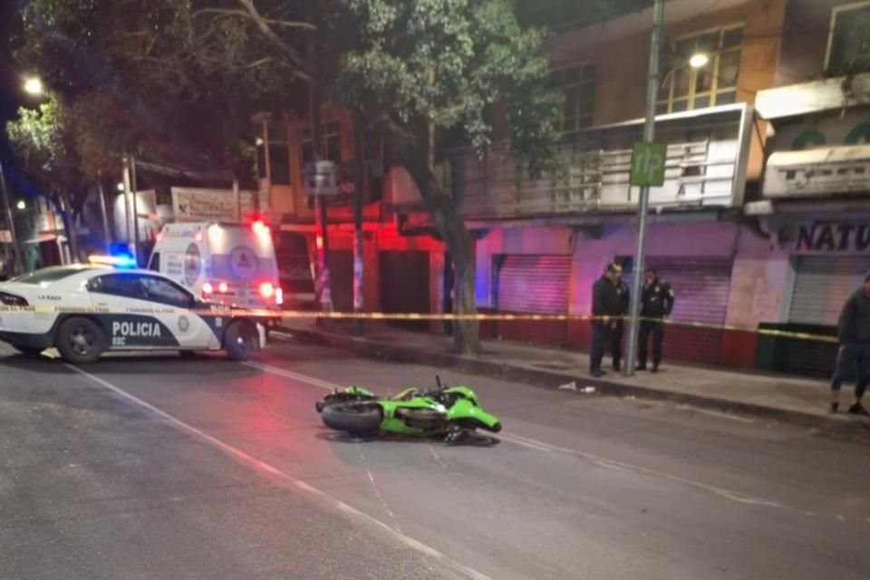 Según las primeras investigaciones, perdió el control del vehículo y derrapó por un par de metros hasta que se detuvo entre las calles Jardín y Calle 8.