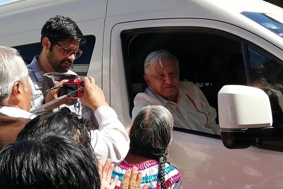 El Presidente Andrés Manuel López Obrador visitó Huautla de Jiménez en su segundo día de gira en Oaxaca.