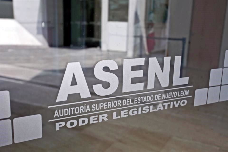 La Auditoría Superior del Estado depende del Congreso local, el cual es controlado por diputados del PRI y el PAN.