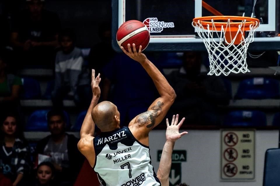Shonn Miller fue el mejor anotador por los regios, con 22 puntos.