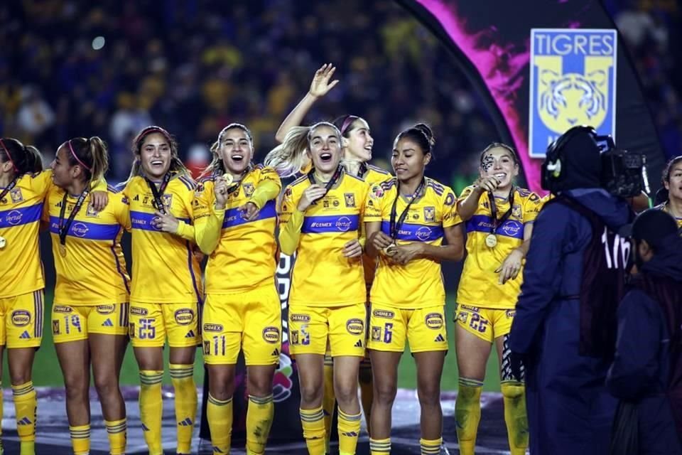 Joseline Montoya (25) dijo que, después de que su llegada al equipo fue 'titubeante', ahora está 'a muerte' con el equipo.