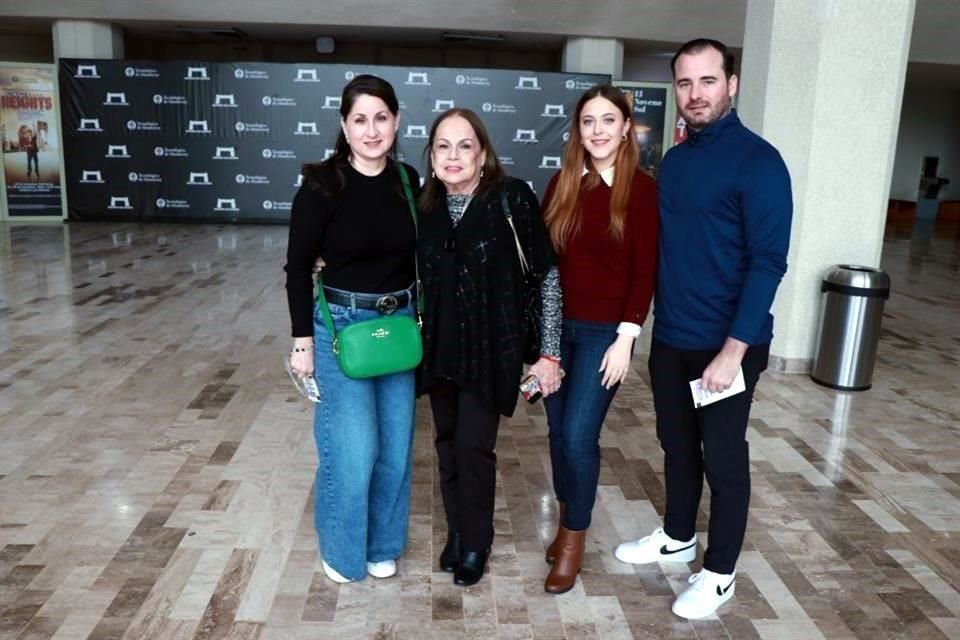 Rosy Moreno, Rosa Elia González, Liliana Rodríguez y Armando Moreno