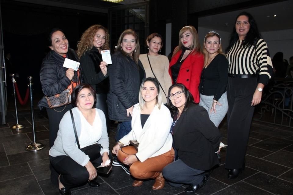 Olga Oliver, Gaby Rangel, Anny Ramos, Marlen Ledezma, Marlen Aguilar, Mayte Hernández, Olga Flores Cano, Angie Leal y Dora Muñiz