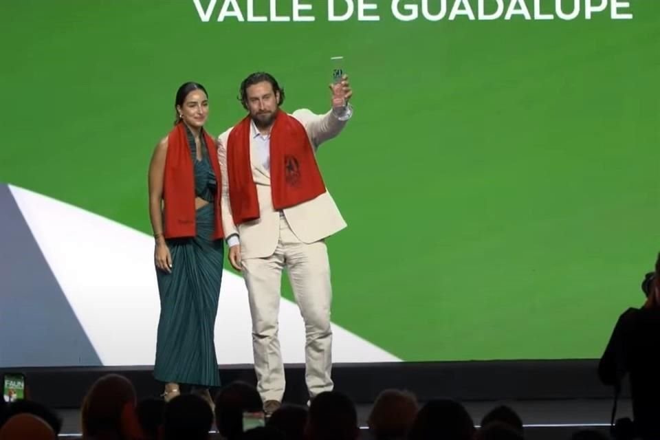 Davis Castro Hussong y Maribel Aldaco recibieron el premio para Fauna en Sao Paulo.