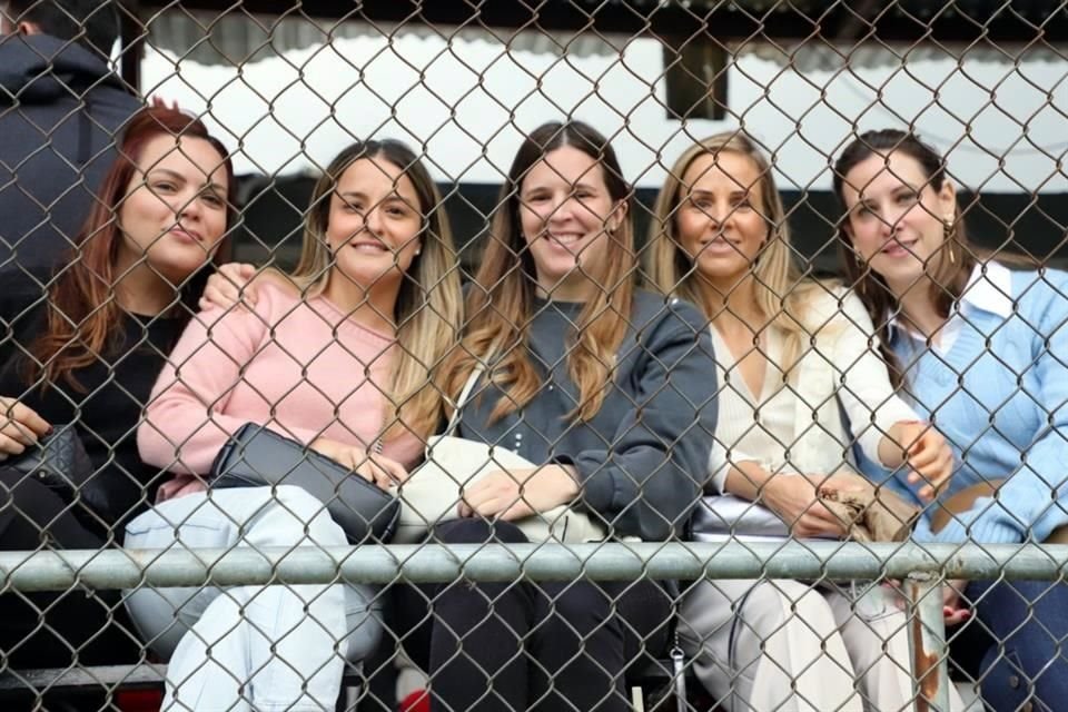 Brenda González, Adriana Beltrán, Fernanda Canales, Baby Farías y Karla Zambrano