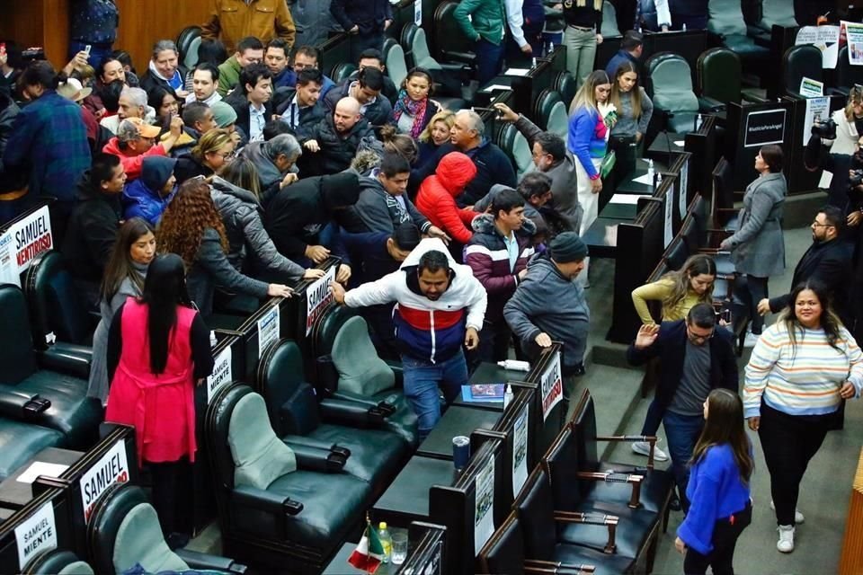 Esto sucedió previo a las votaciones para designar un Gobernador interino.