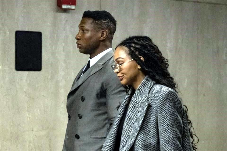 Jonathan Majors y Meagan Good permanecieron en silencio.