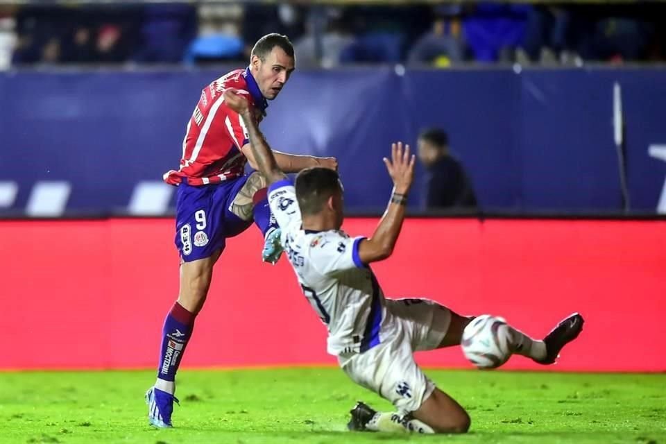 Monterrey se salvó de más goles, por lo que el 1-0 le salió barato.