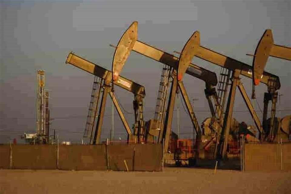 Los precios del petróleo escalaron hasta un 4 por ciento.