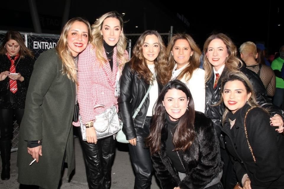 Erika Guerrero, Gilda Villarreal, Mary Pily Zapata, Thelma Irribarren, Maricris Cárdenas, Laura Irribarren y Aída Cárdenas