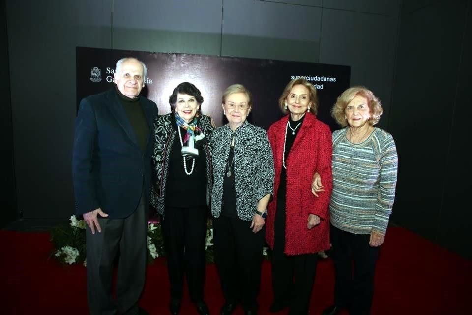 José Luis Coindreau, Adriana Salinas de Coindreau, Mercedes Jaime de Fernández, Josefina Díaz de Jaime y Olga Martínez