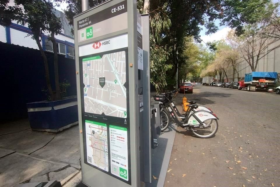 La Semovi instaló biciestacionamientos y cicloestaciones en Clavería.