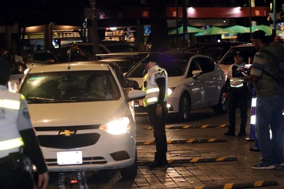 El operativo arrancó ayer en la zona de bares de la Colonia Roma, Alcaldía Cuauhtémoc.