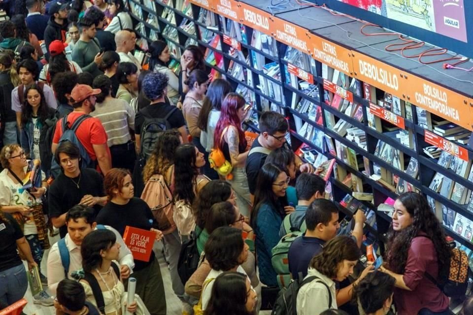 Entre la oferta de la FIL de Guadalajara, Sarao Cauich desearía ver más oferta de literatura en lenguas originarias.