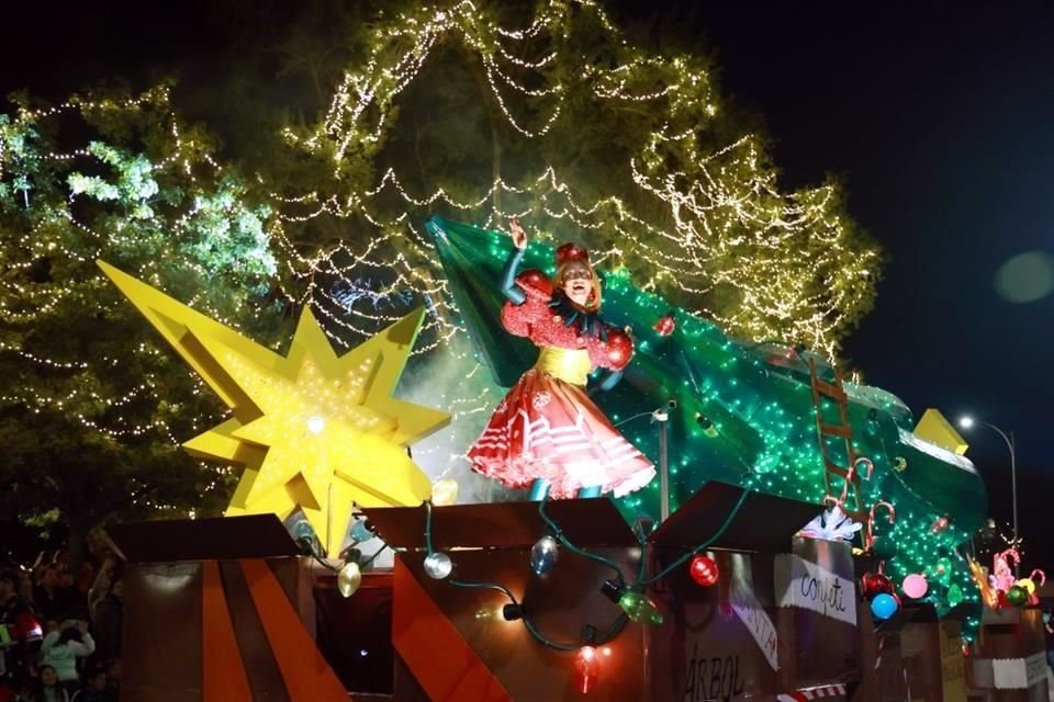 La temática de este año se basa en un cuento navideño original, donde Juan Pa, un niño sampetrino, asume la misión de preservar las entrañables tradiciones de la Navidad.