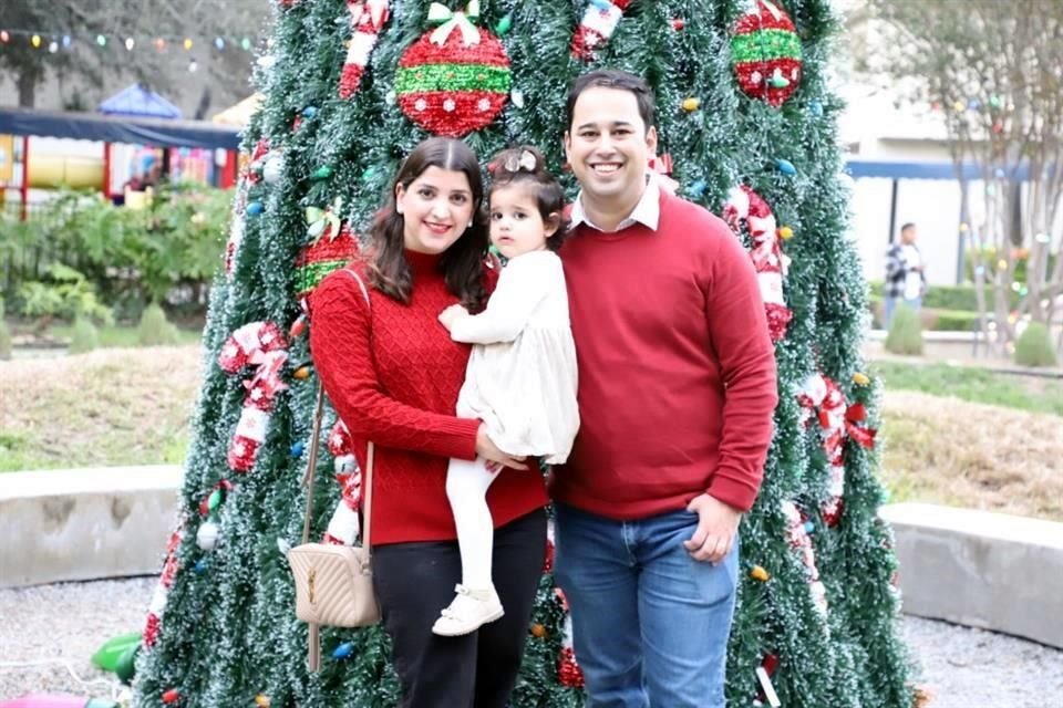 Martha Garza, Luciana González y Esteban González