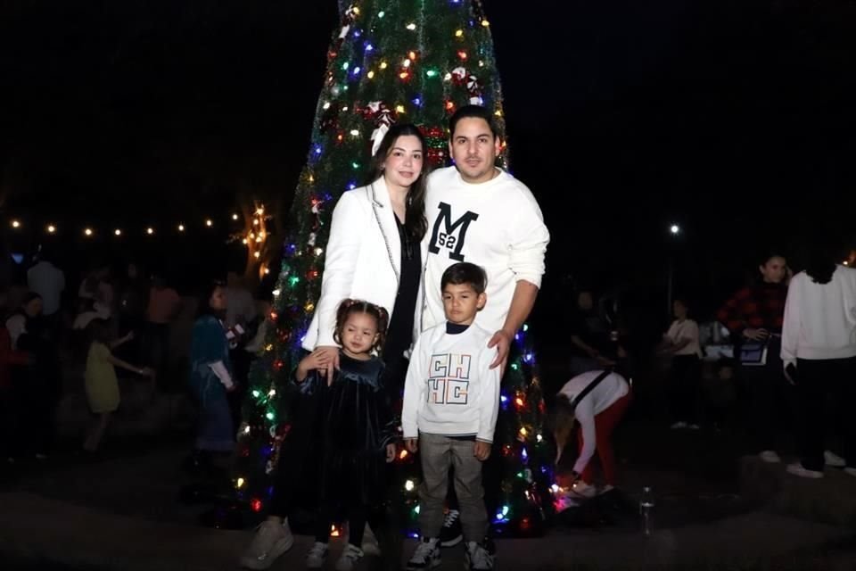 Karla Delgado, Mario Martínez, Macarena Martínez y Max Martínez