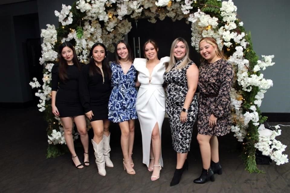 Fernanda Ortega, Karla de la Garza, Melissa Pérez, La Novia, Kassandra Pérez y Michel Aguirre