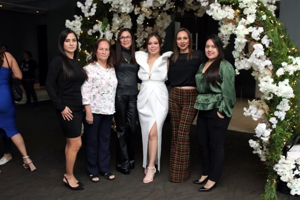 Cecilia Rodríguez, Virgina Suárez, Virginia Alcocer, La Novia, Rosario Alcocer y Vivían Torres