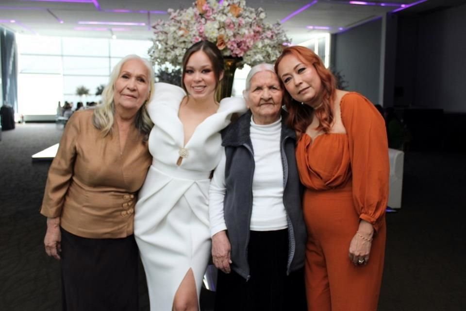 Ma. De Los Ángeles Suárez, Sara García, Obdulia Sandoval y Marisol Cabriales