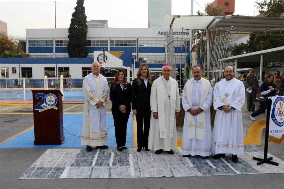 Padre Gerardo Leal Guerrero, Sarahí Maldonado, Sonia Maldonado, Monseñor Rogelio Cabrera, Padre Ernesto María Caro y Padre Oscar Ortega