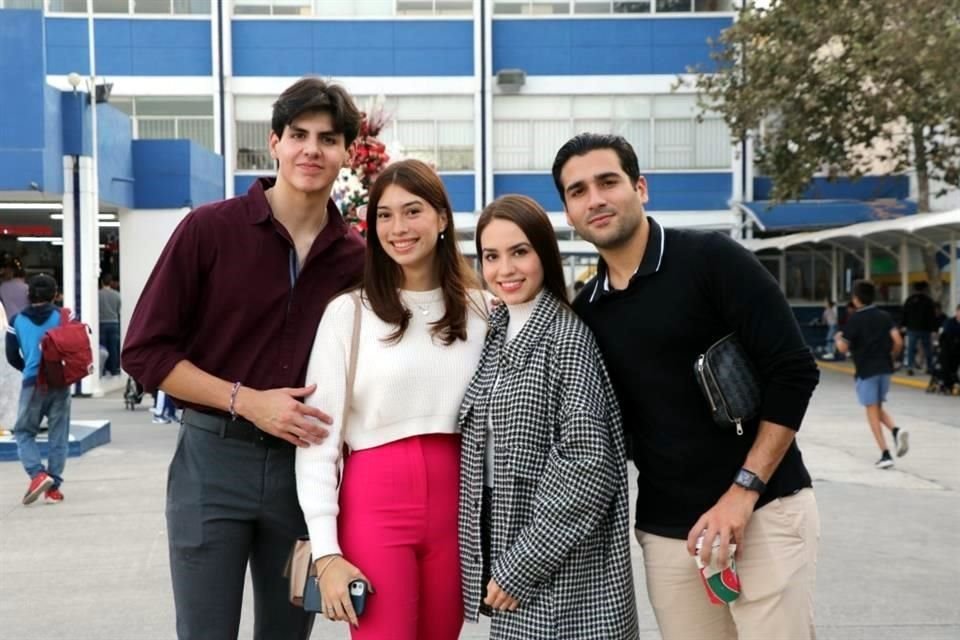 Patricio Peña, Cassandra Elizondo, Valeria Elizondo y Enrique Zendejas