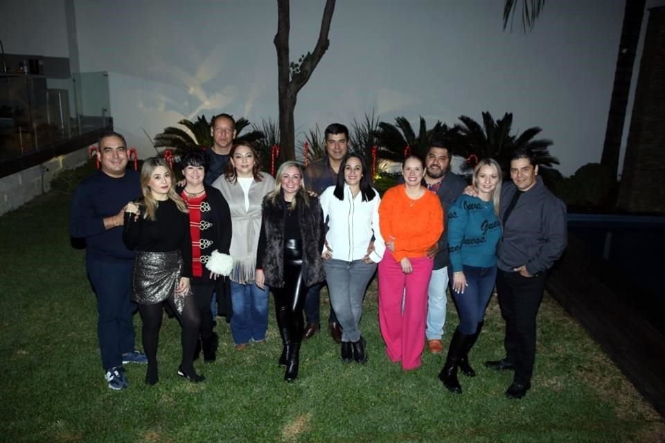 Jacobo Rodríguez, Azeneth Marrufo, Mayda Cantú, Alejandro Rojas, Paula Sacaro, Kathy Ayala, Luis Martínez, Adriana Díaz, Rubén Berber, Paty Beltrán, Vero Vallejo y Raúl Rosales