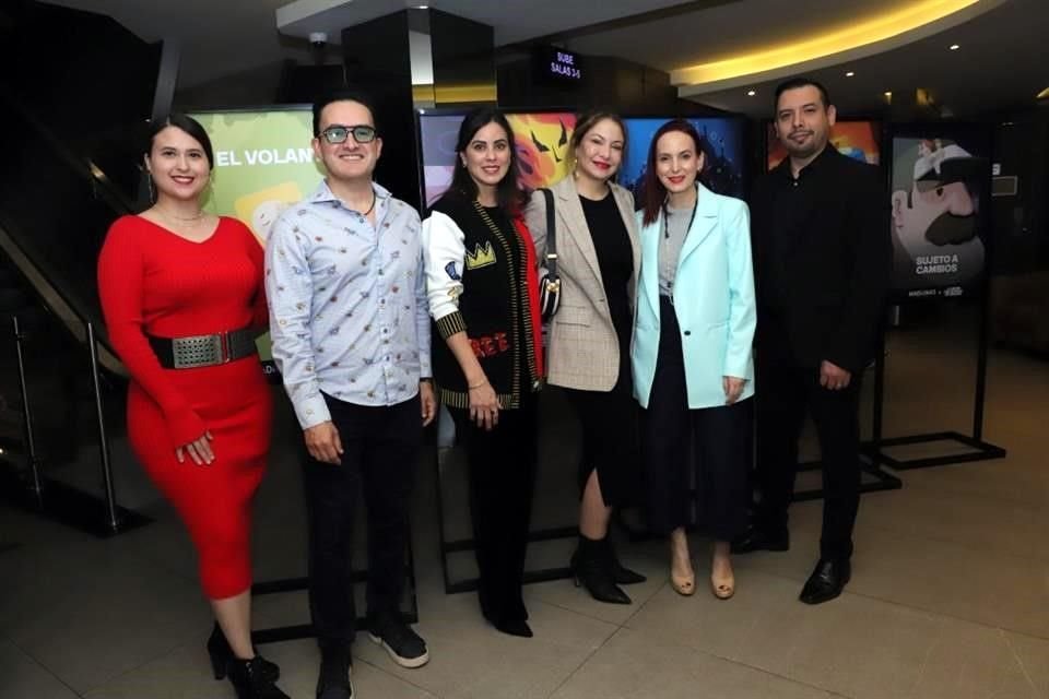 Adriana Valles, Luis Guajardo, Magda Hernández de Lozano, Leslie García Novak, Mónica García de Moyeda y José Luis Martínez