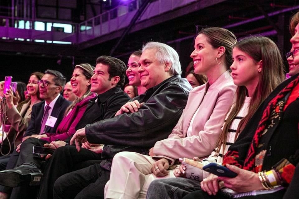 Anabel Guerrero, Omar Guerrero, Martha Herrera, Mariana Rodríguez, Samuel García y Carlos Bremer