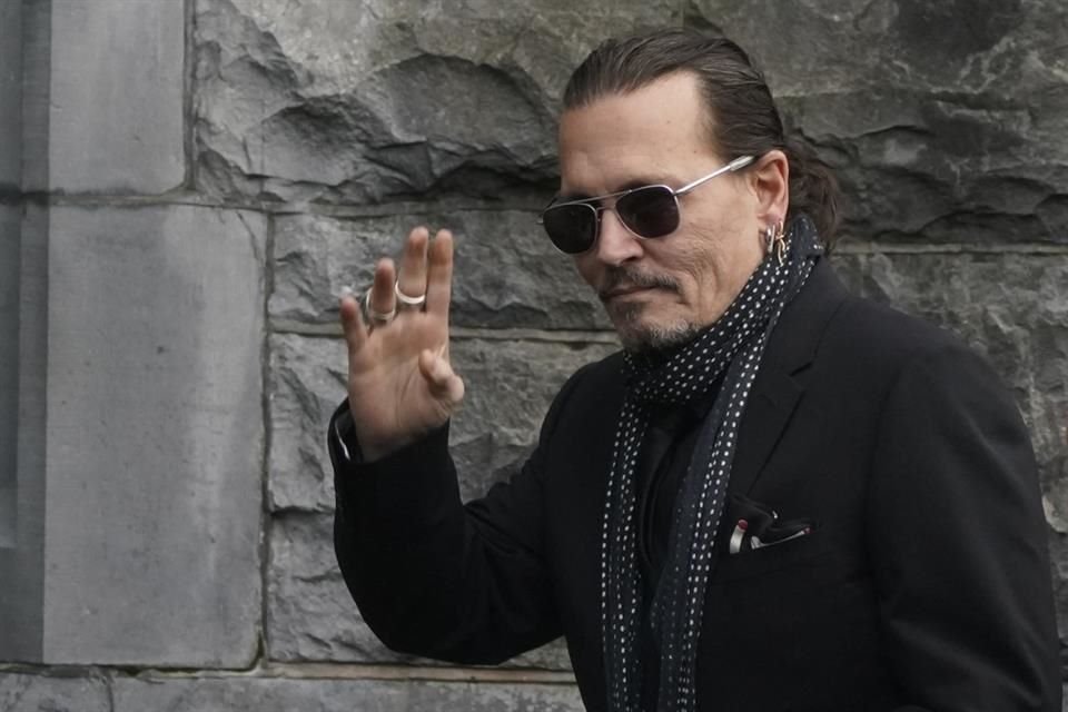 Johnny Depp asistió al funeral de Shane MacGowan.