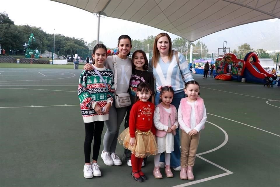 Marifer Mata, Caro Mancha, Romina Treviño, Lulú Benavides, Adimary Cárdenas , María Alejandra Aguayo y Emilia García