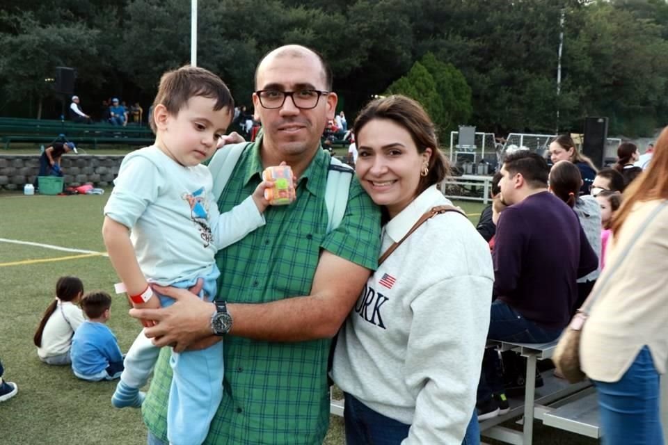 Diego Echeverría, Juan Echeverría y Ana Vega