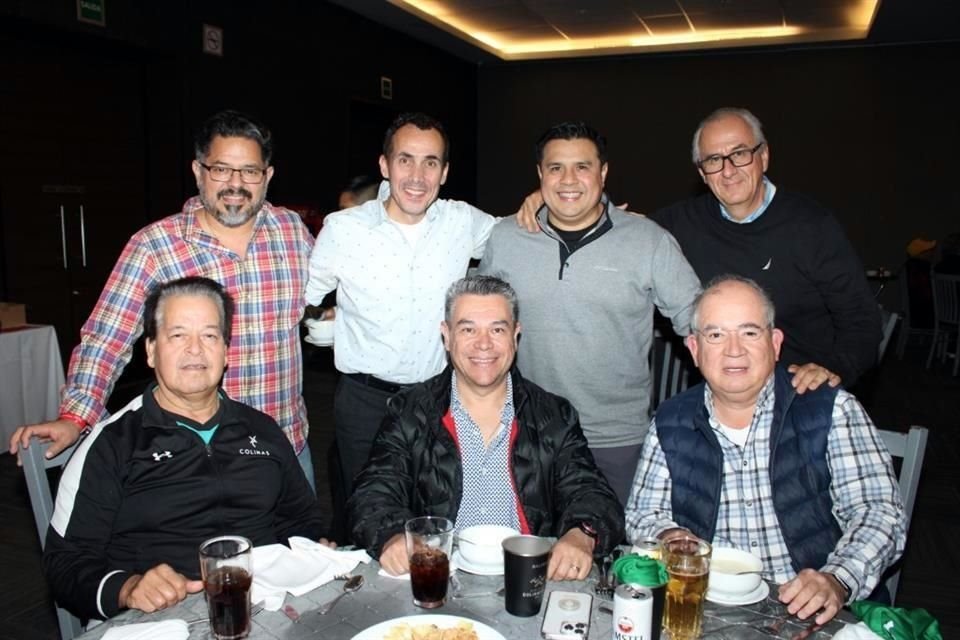 Marco Moreno, Alejandro Domínguez, Alvaro Ruiz, Javier González, Salvador López, Luis Homero Salinas y Andrés García