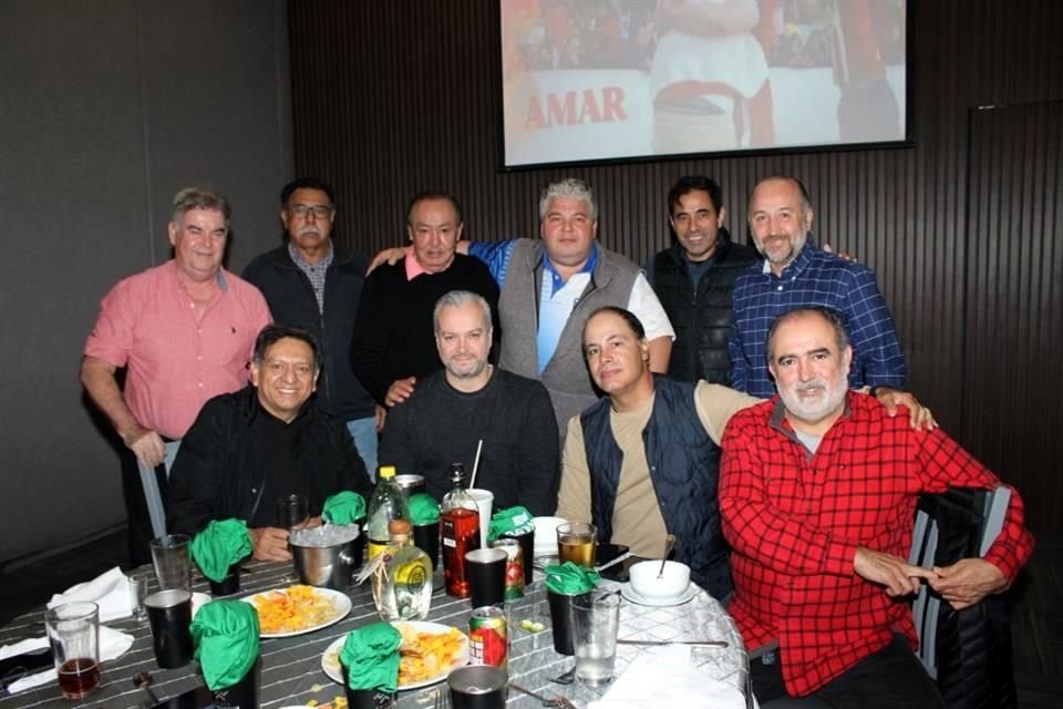 Gerardo Villalobos, Guillermo Gloria, Salvador Urrutia, Jaime Rodriguez, Gerardo Canseco, David Villarreal, Raymundo Pérez, Gabriel Chávez, Roberto Núñez y Alandro Díaz