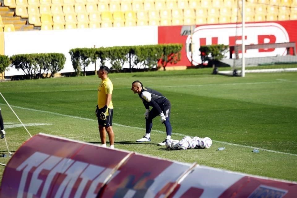 Tigres entrenó este sábado en el Estadio Universitario de cara a la vuelta de la Semifinal ante Pumas, en la que buscará avanzar a la serie por el título.