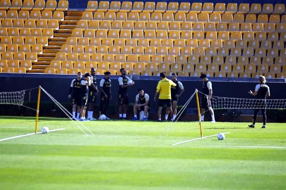 Tigres entrenó este sábado en el Estadio Universitario de cara a la vuelta de la Semifinal ante Pumas, en la que buscará avanzar a la serie por el título.