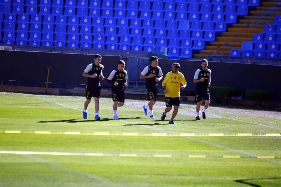 Tigres entrenó este sábado en el Estadio Universitario de cara a la vuelta de la Semifinal ante Pumas, en la que buscará avanzar a la serie por el título.