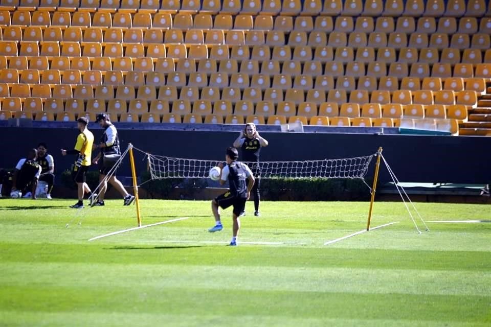 Tigres entrenó este sábado en el Estadio Universitario de cara a la vuelta de la Semifinal ante Pumas, en la que buscará avanzar a la serie por el título.