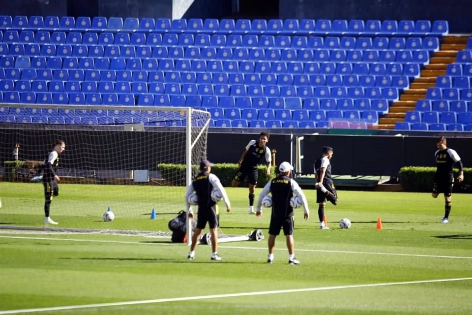 Tigres entrenó este sábado en el Estadio Universitario de cara a la vuelta de la Semifinal ante Pumas, en la que buscará avanzar a la serie por el título.