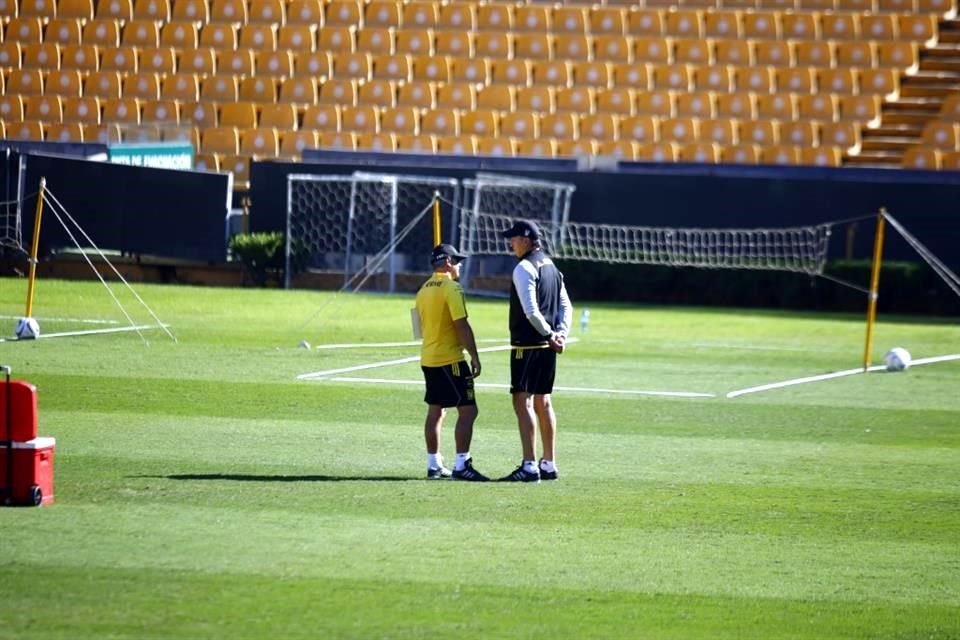 Tigres entrenó este sábado en el Estadio Universitario de cara a la vuelta de la Semifinal ante Pumas, en la que buscará avanzar a la serie por el título.