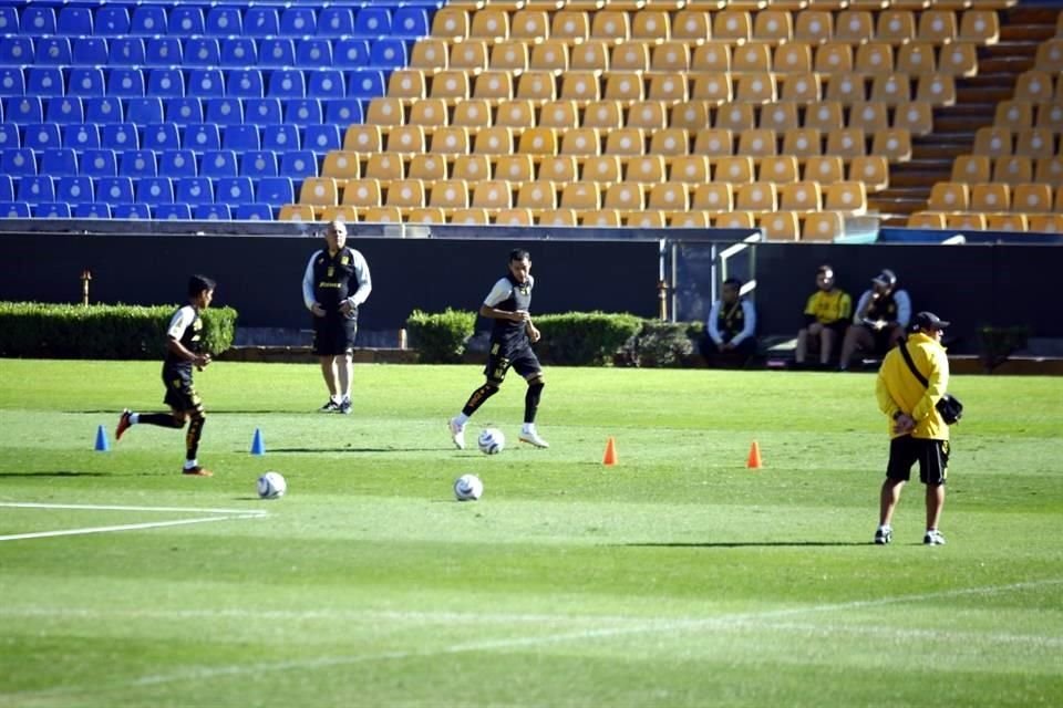 Tigres entrenó este sábado en el Estadio Universitario de cara a la vuelta de la Semifinal ante Pumas, en la que buscará avanzar a la serie por el título.