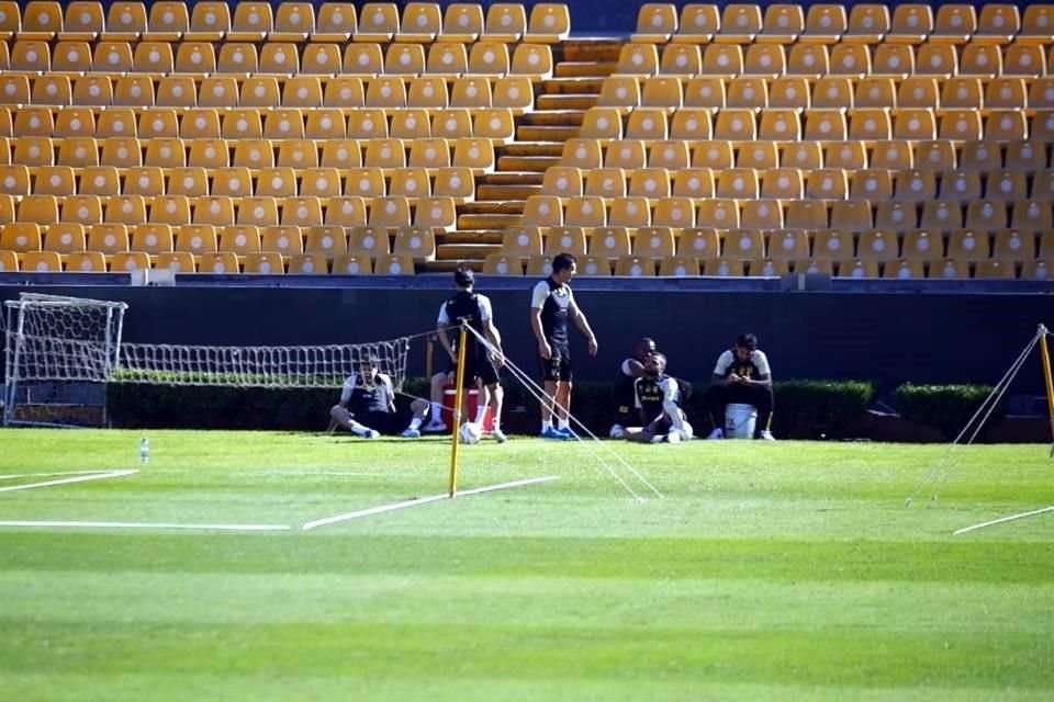 Tigres entrenó este sábado en el Estadio Universitario de cara a la vuelta de la Semifinal ante Pumas, en la que buscará avanzar a la serie por el título.