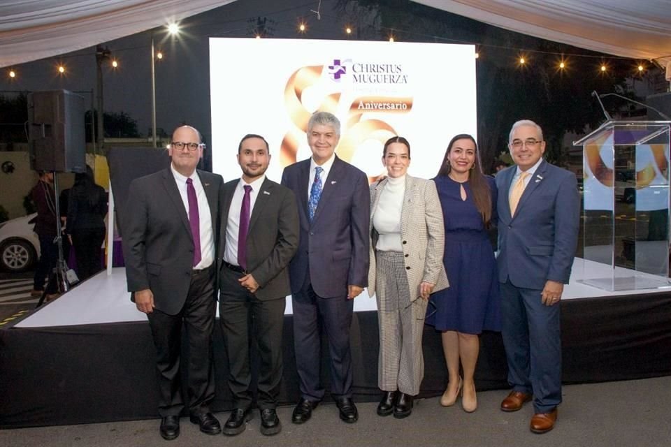 Dr. Raúl Garza, C.P. Daniel Huerta, Dr. Juan Galindo, Dra. Lilia García, Lic. Evelyn Garza, Dr. Horacio Garza.